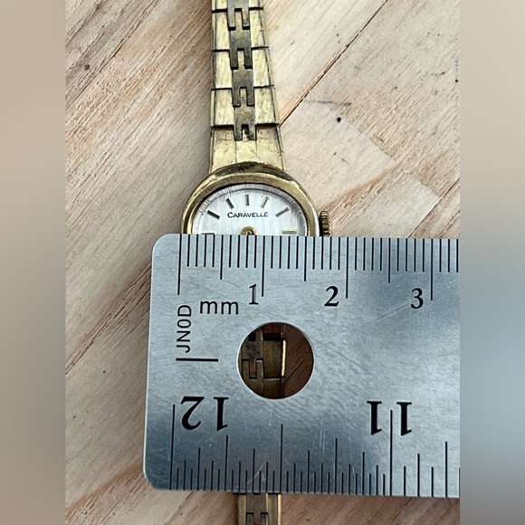 Caravelle by Bulova Ladies Watch Vintage Mechanical Gold Tone Bracelet Oval Dial - Picture 8 of 9